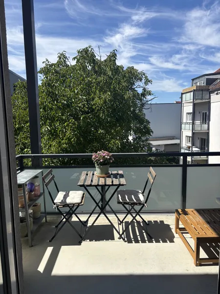 Befristete 1 Jahr  2-Zimmer-Wohnung mit Balkon — photo 1